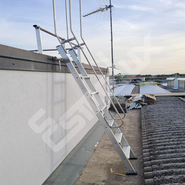 Instalacion de escalera de aluminio
